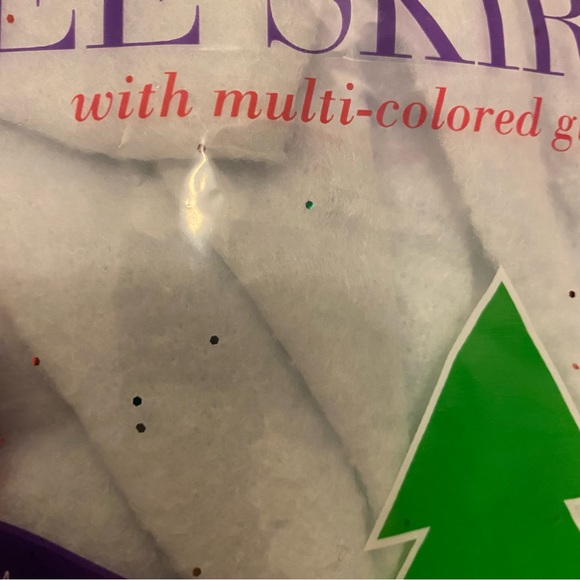 Faux Snow Christmas Tree Skirt - Picture 5 of 5